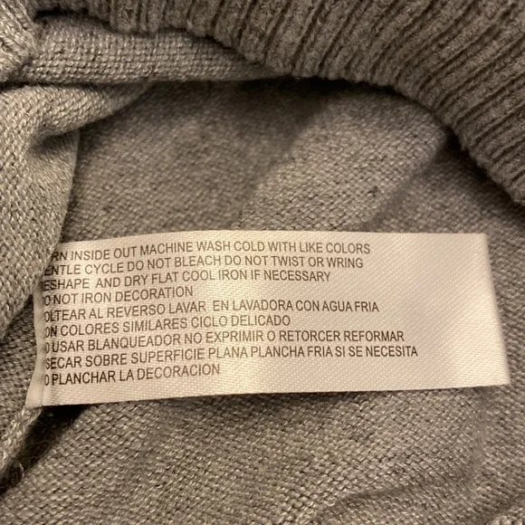 Gray button up the front sweater. Suitable for evening wear. Size XL - Picture 10 of 10